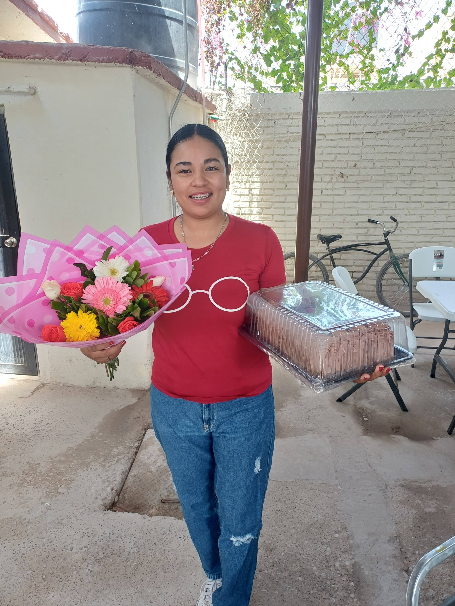 [Galería] Celebran el Día de las Madres a Compañera Yamel de la O en Frente Bermejillo en Asamblea Mensual de Mayo  