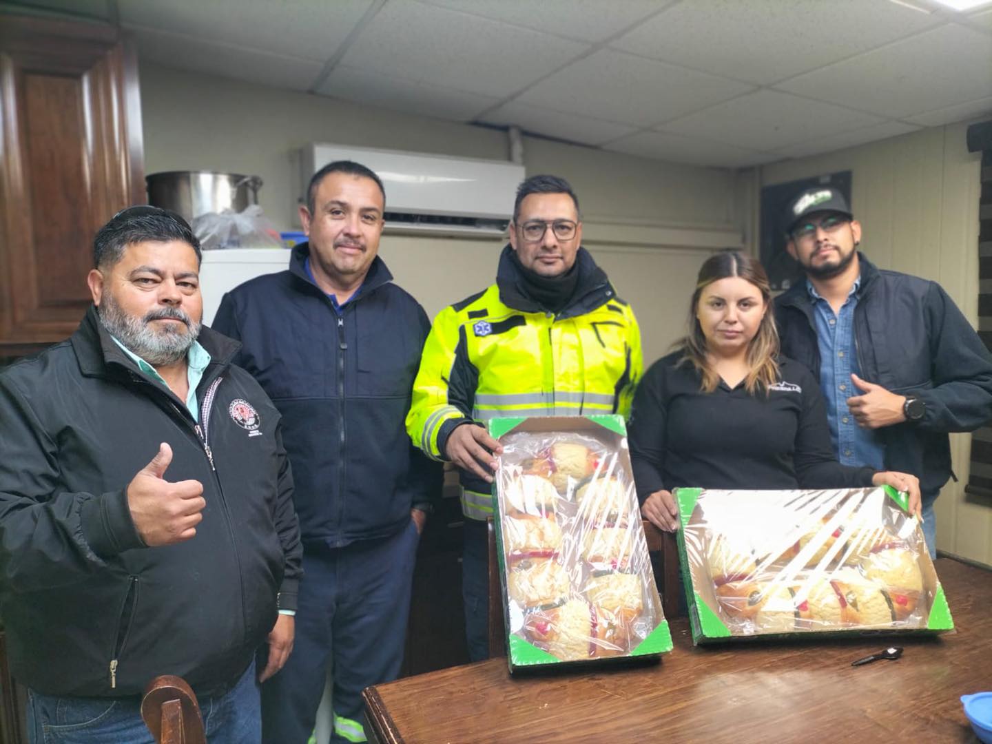 [Galería] Frente Caborca cerebrando el Día de Reyes con tradicional rosca