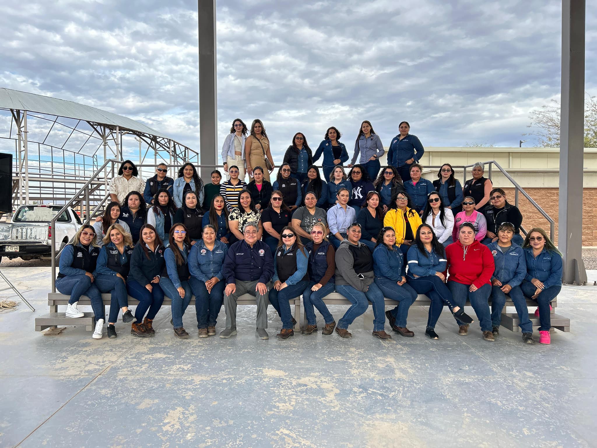[Galería] Secretario General Nacional en reunión con las Auténticas Mujeres Mineras de Caborca