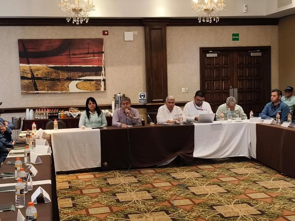 [Galería] Líderes informales en reunión con los Compañeros de la Sección 94 Caborca