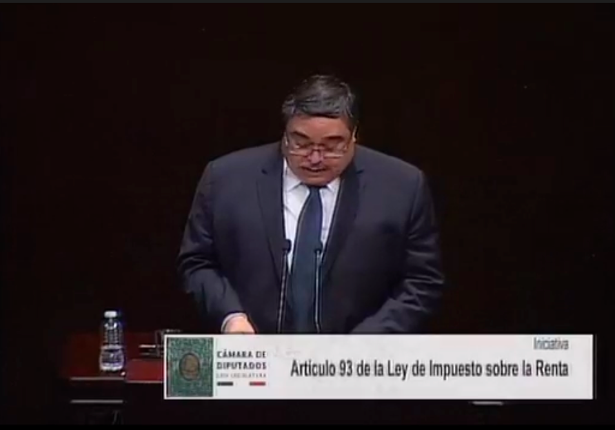 Don Carlos Pavón Campos en la tribuna de la Cámara de Diputados 
