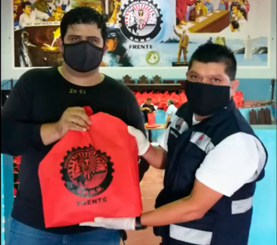 [Vídeo] Entrega de despensas a personal sindicalizado de la Sección 74 Torreón 