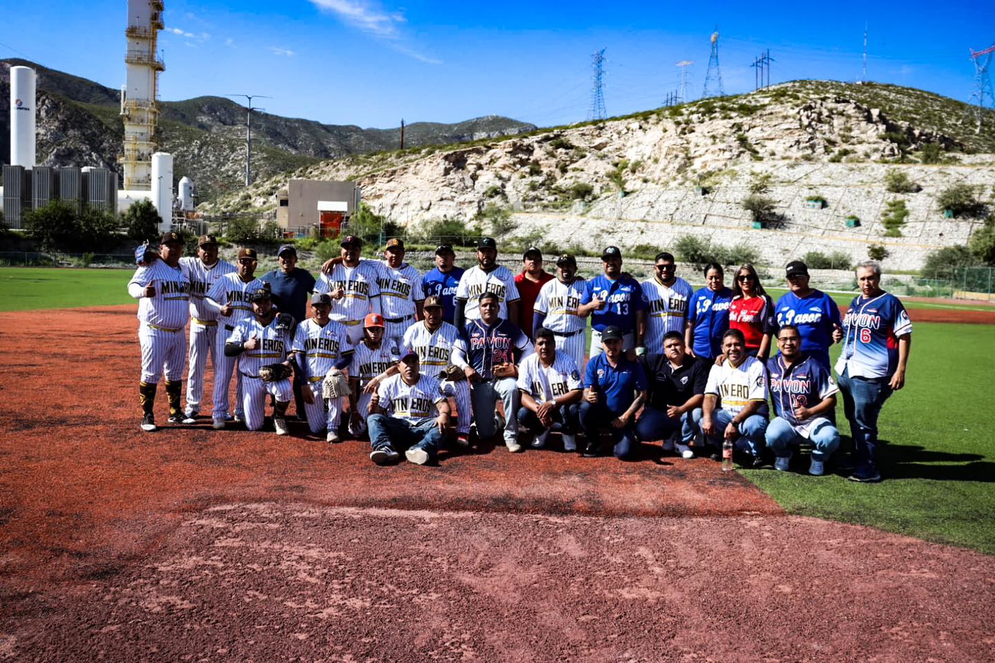 [Galería] Gran juego de béisbol entre Sección 62 Fresnillo y 74 Torreón