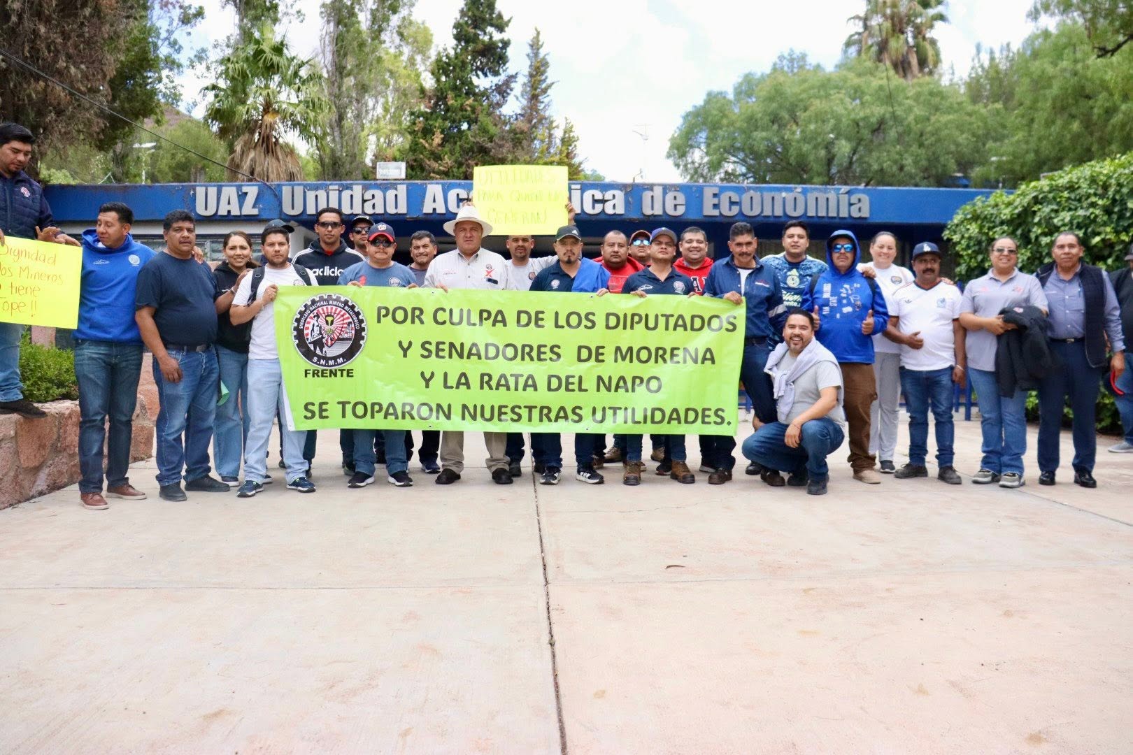 [Galería] Distrito Fresnillo presente en el repudio a Napoleón Gómez Urrutia.