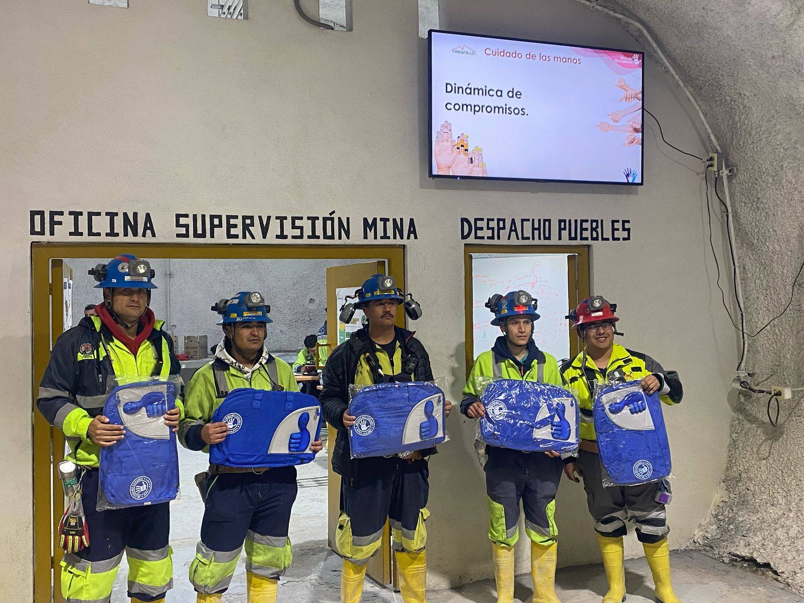 [Galería] Campaña "Cuidado de las manos" con la presencia del Comité Local Sección 31