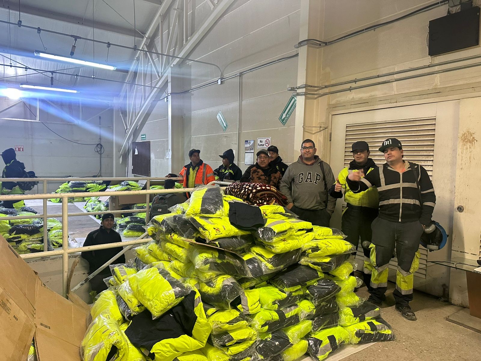 [Galería] Entrega de overoles térmicos para los Compañeros y Compañeras, Sección 31