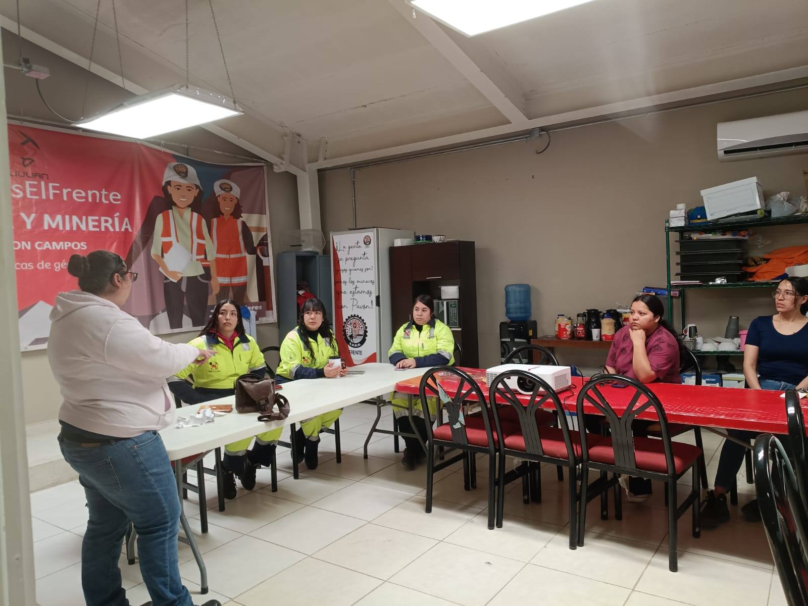 [Galería] Reunión de Compañeras de la Sección 31 con el Comité Local