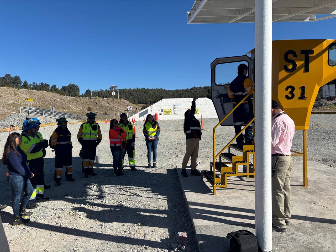 [Galería] Sección 31 San Julián inaugura la Cabina de Simulador de Scoop Tram