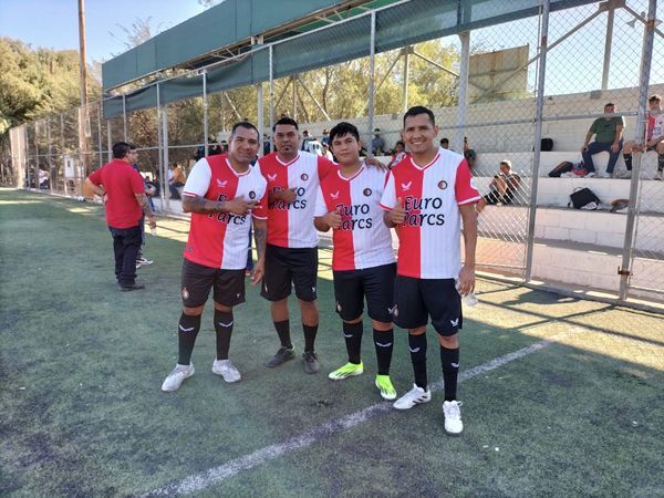 [Galería] Enfrentamiento deportivo entre las secciónes hermanas 6 y 8, en Festejos de Aniversario