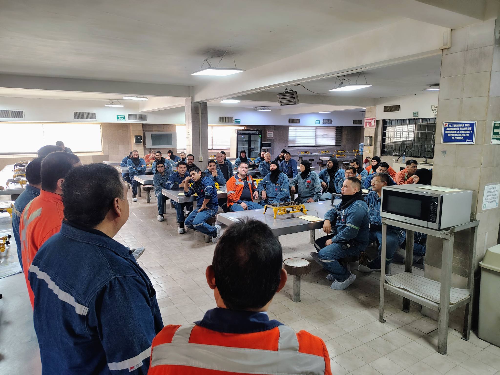 [Galería] Entrega de reconocimientos por 1 año sin accidentes, Sección 74 