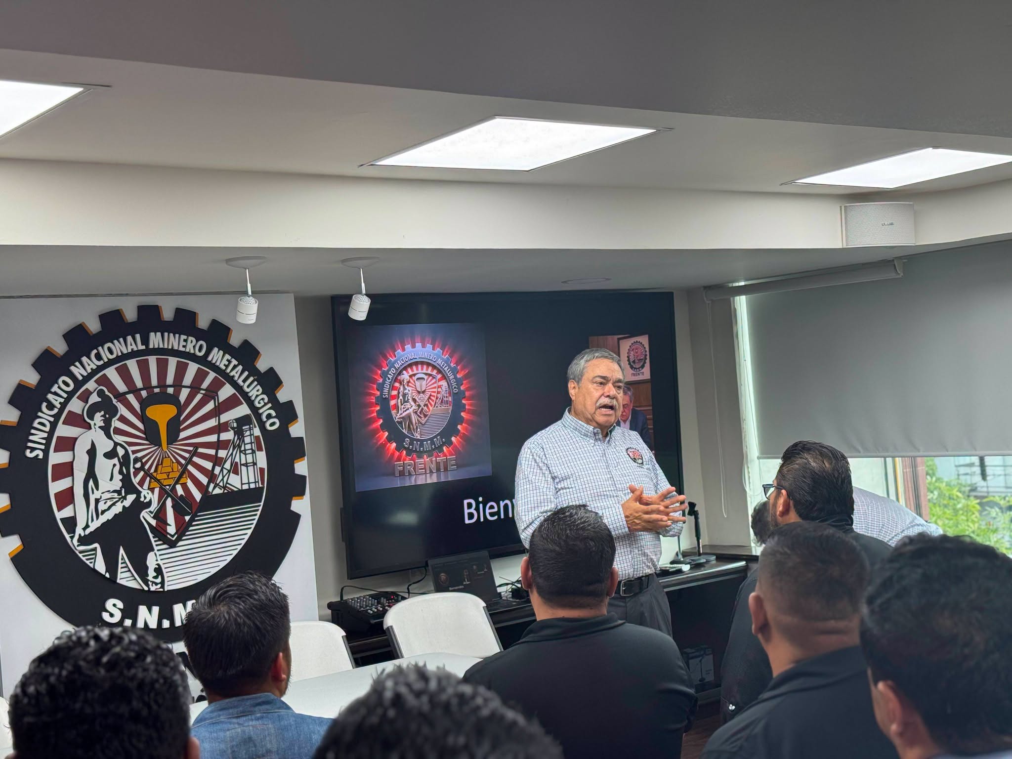 [Galería] Capacitan en redes sociales a equipo y comitiva de la Sección 74 en la CDMX