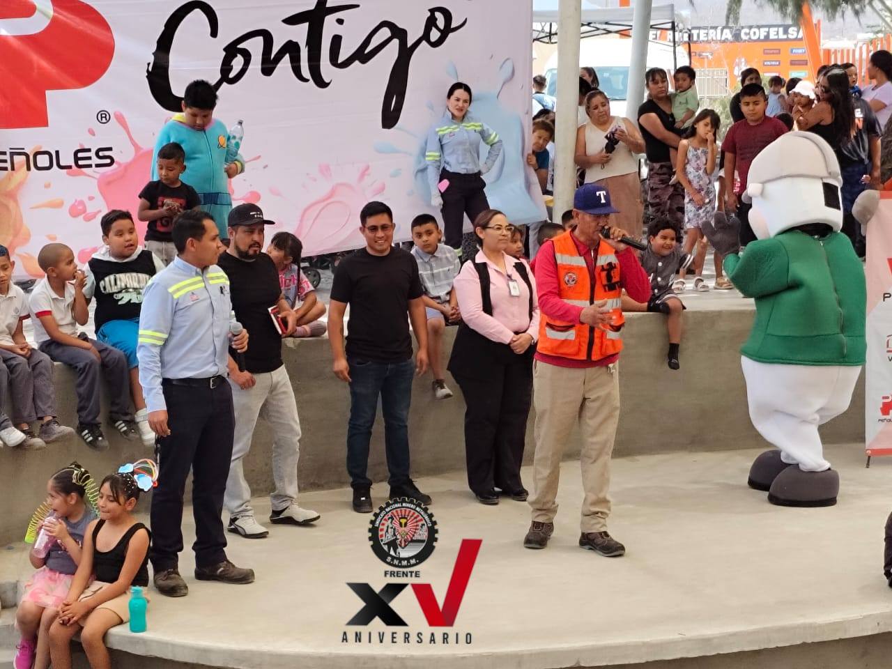 [Galería] Compañeros de Velardeña Durango celebran la infancia por Día del Niño