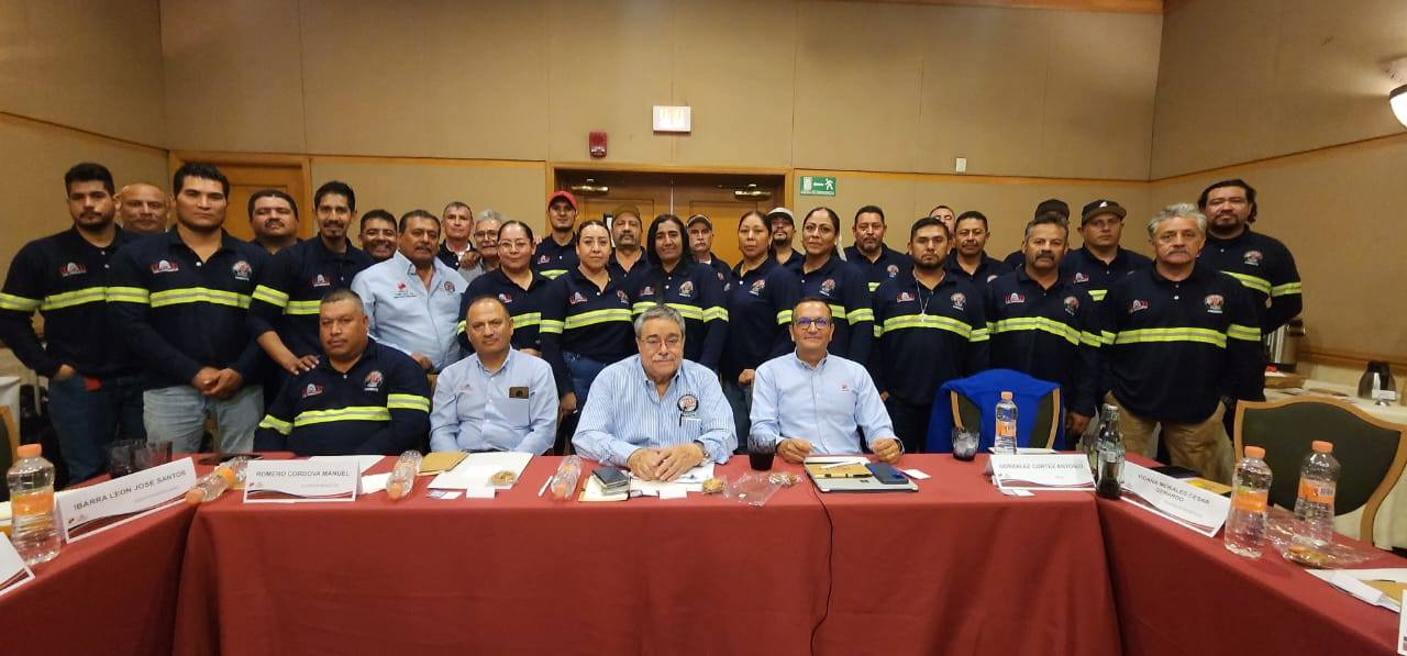 [Galería] Curso de Líderes Informales; Forjando Liderazgo. Sección Velardeña en compañía de nuestro líder.