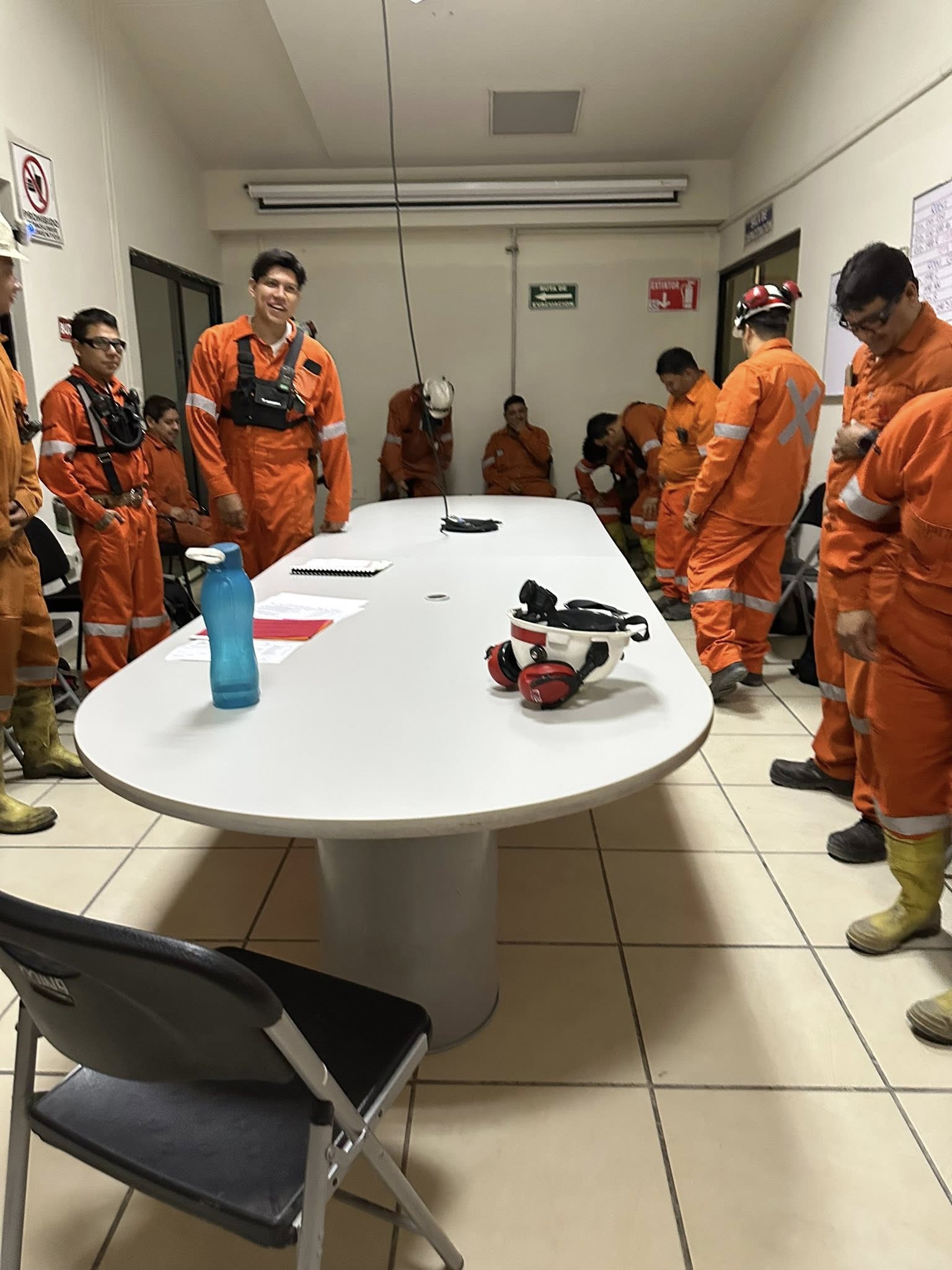 [Galería]  Reunión de Inicio de Turno (RIT) con el personal de Mina de la Sección 68 Velardeña