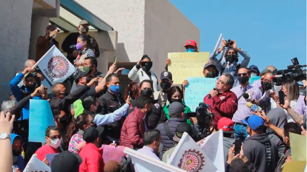 [Vídeo] El FRENTE exige vacunas por ser parte del sector productivo esencial en caravana por Fresnillo 